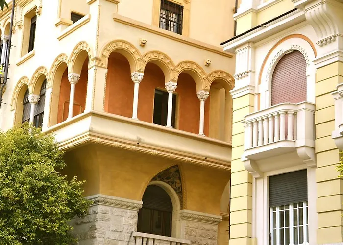 Maison Chiro' Bed & Breakfast 4*